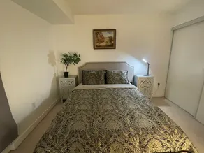 Stylish Downtown Toronto Suite with Free Parking - Chambre
