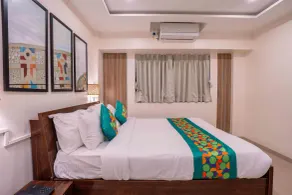 Treebo Royal Comfort Atithi - Quarto