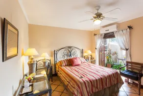 Los Robles Charming Colonial Boutique Hotel - View from room