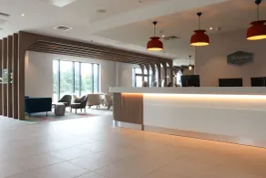 Hampton by Hilton Hamilton Park - Recepción
