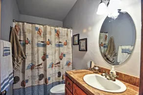 Pagosa Springs Escape with Deck, Hot Tub and Grill! - Intérieur