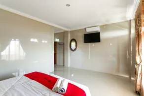 RedDoorz near Parangtritis Beach - Chambre