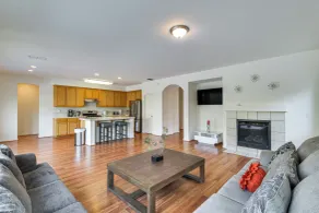 7 Mi to Lake Yosemite: Family Home w/ Fenced Yard - Interiør