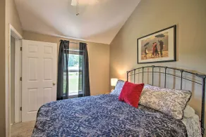 'Turtle Rock' - Ironton Cabin w/ Furnished Patio! - Interior