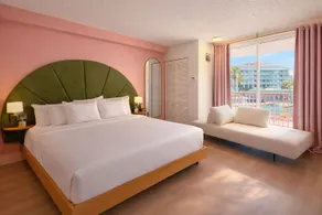 Abode Beach House - Room