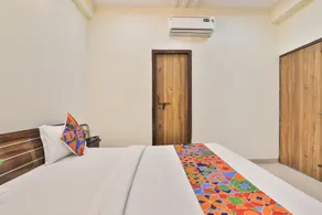Townhouse Gomti Riverfront Park Formerly Lucknow Inn - Habitación