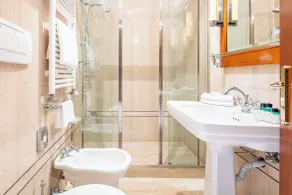 All’Angelo Art Hotel - Bathroom