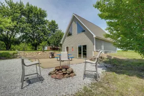 Steps to Fishing Pond! Country Cabin in Maysville - Innvendig