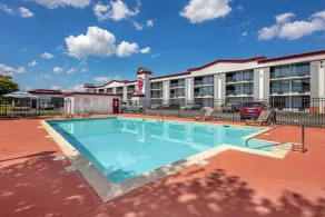 Red Roof Inn Hampton Coliseum - Pool