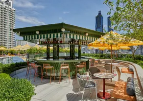 The Standard, Bangkok Mahanakhon - Piscine