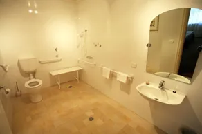 Darcy's Hotel - Bathroom