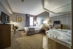Monte Carlo Inn Airport Suites - Chambre