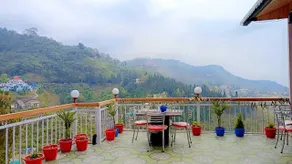 Hotel The Pine Villa - Restaurant