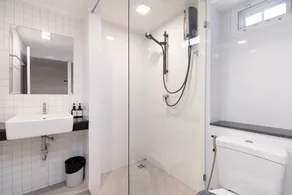 The Urban Oasis - Bathroom