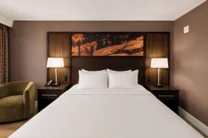 DoubleTree by Hilton Downtown Wilmington - Legal District - Room