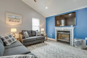 Angola Vacation Rental, Walk to Lake Erie Beach! - Interiør