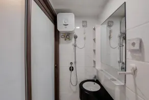Stunning Studio Apartment at Sky House BSD - Bathroom