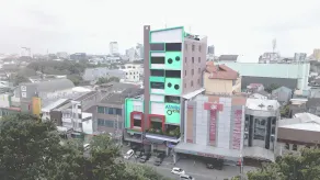 Aswin Hotel Makassar - Image 1