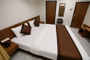 Hotel LOTO Central Ujjain Railway Station - Zimmer