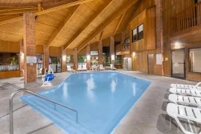 Baymont by Wyndham Tupelo - Piscine