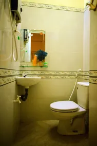 Quy Nhon Homestay BnB - Bathroom