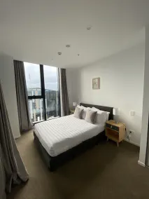 Ramada Suites By Wyndham Victoria Street West - Zimmer