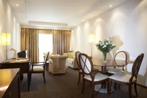 Ramada Plaza by Wyndham Thraki - Chambre