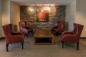 Red Roof Inn PLUS Long Island - Garden City - Lobby