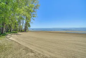 Private Beach & Deck: Spacious Lake Michigan Home - Innenbereich