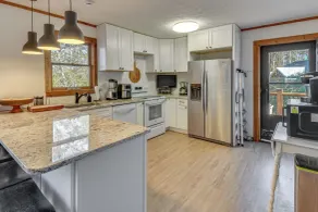 Private Lakefront Home w/ Views & Dock in Hartwell - Innvendig