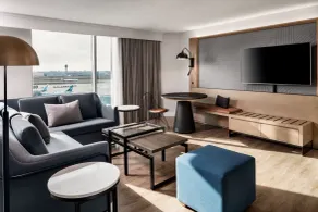 Sheraton Gateway Hotel in Toronto International Airport - Chambre
