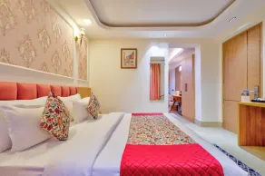 Qotel Signature - Golf Course Road - Camera