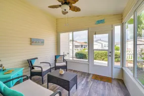 The Villages 2BR Vacation Home, Lanai & Golf Cart - Innvendig