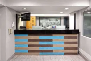 Super 8 by Wyndham Romeoville Bolingbrook - Hall