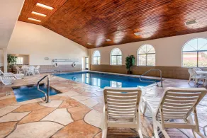 Quality Inn & Suites Albuquerque North near Balloon Fiesta Park - Piscine
