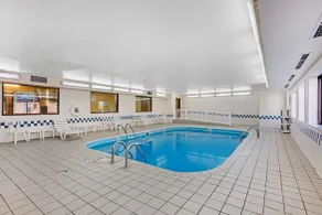 Quality Inn Columbia Mall - Piscina