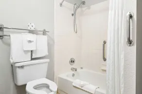 Best Western The Oasis at Joplin - Salle de bain