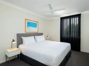The Brighton Apartments - Room