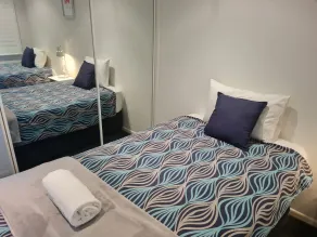 Wharf Lodge River View Apartment - Zimmer