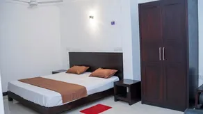 Yash Rest Inn - Rom