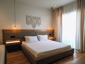 Sunset Shoreline Saranda - Sea View - Free Private Parking - Pool - Room