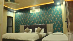 Ganga Riverfront Rooms And Banquet - Room