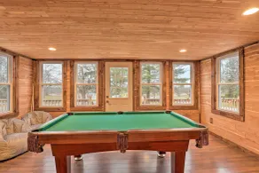 Wine Trail Retreat w/ Tiny Home & Hot Tub - Innvendig
