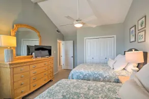 Waterfront Lake Travis Home w/ Pool Access! - Værelse