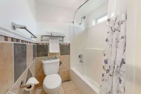 Best Western Harbour Inn & Suites Huntington - Sunset Beach - Salle de bain