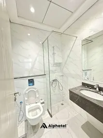 Alphatel Hostel-Dubai World Trade Centre - Bathroom
