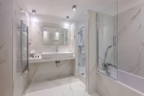 Continental Hotel Budapest - Bathroom