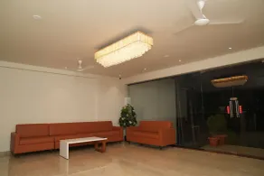 Mastiff Hotel Crystara, Jalgaon - Rezeption