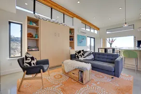 Luxe, Modern Studio w/ Sweeping City Views! - Interiør