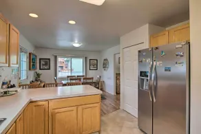 Quaint Ranch Home w/ Yard in Midtown Anchorage! - Interiør